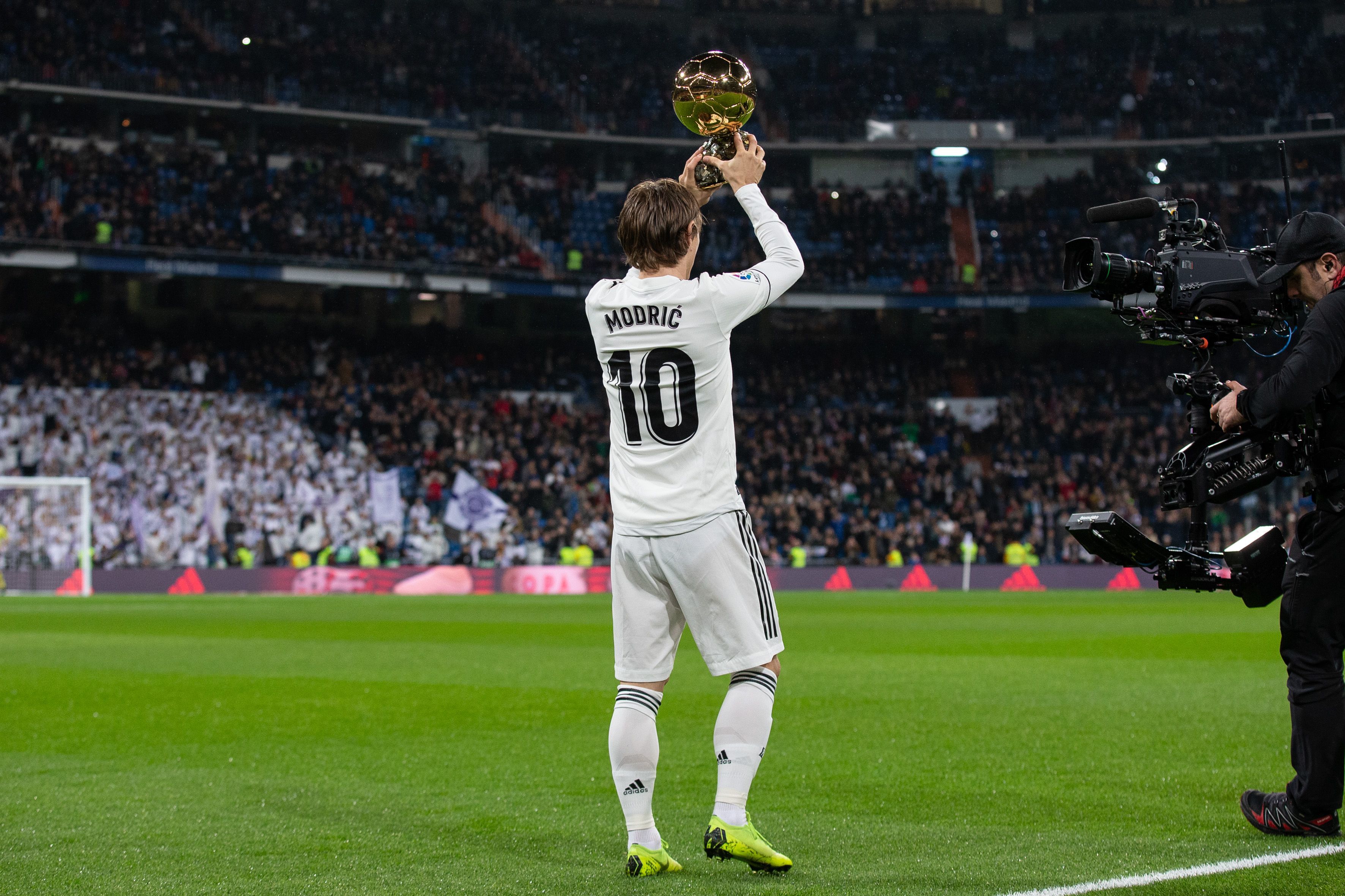 本世纪五大联赛对老东家进球榜：莱万29球居首，凯恩19球次席