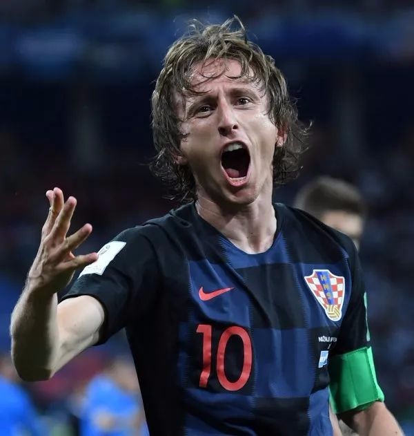 进的这三个球都挺漂亮的，反而是维尼修斯今天没怎么发挥